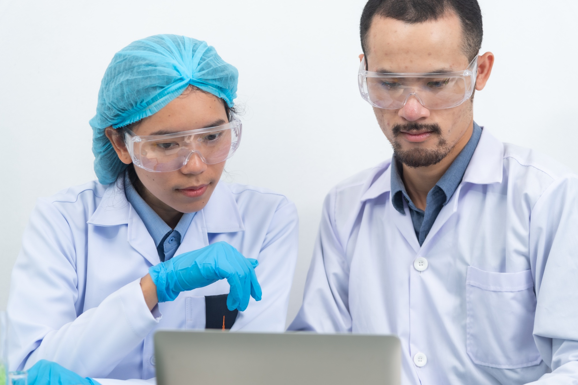 Scientists are working in a chemical lab